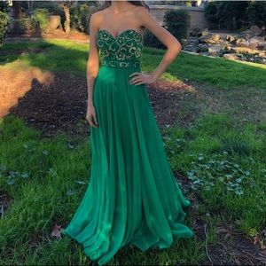 Sherri Hill 8545 emerald green prom gown dress